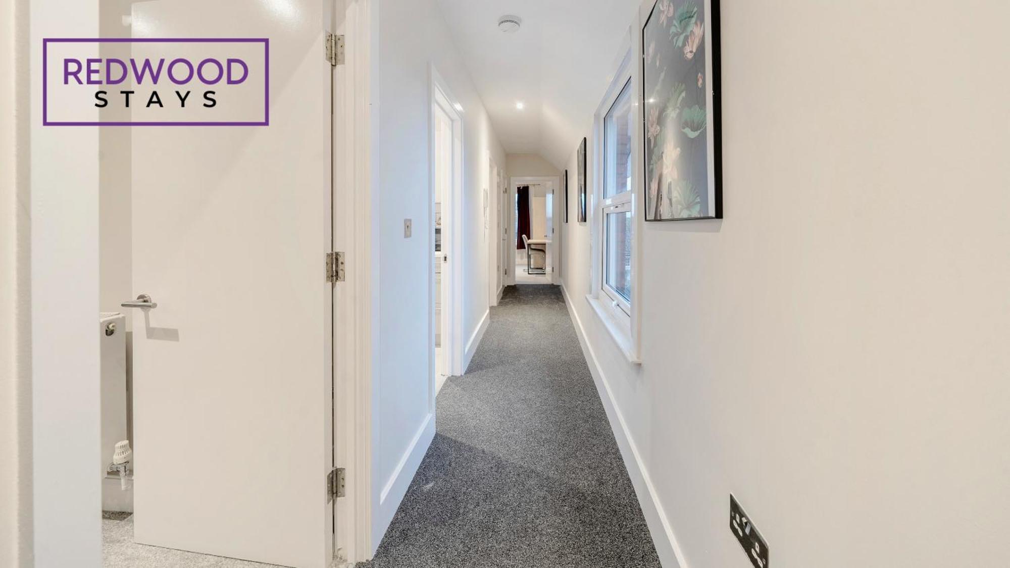 Newly Refurbished Everest Lodge Serviced Apartments For Contractors & Families, Free Wifi & Netflix By Redwood Stays Фарнборо Экстерьер фото