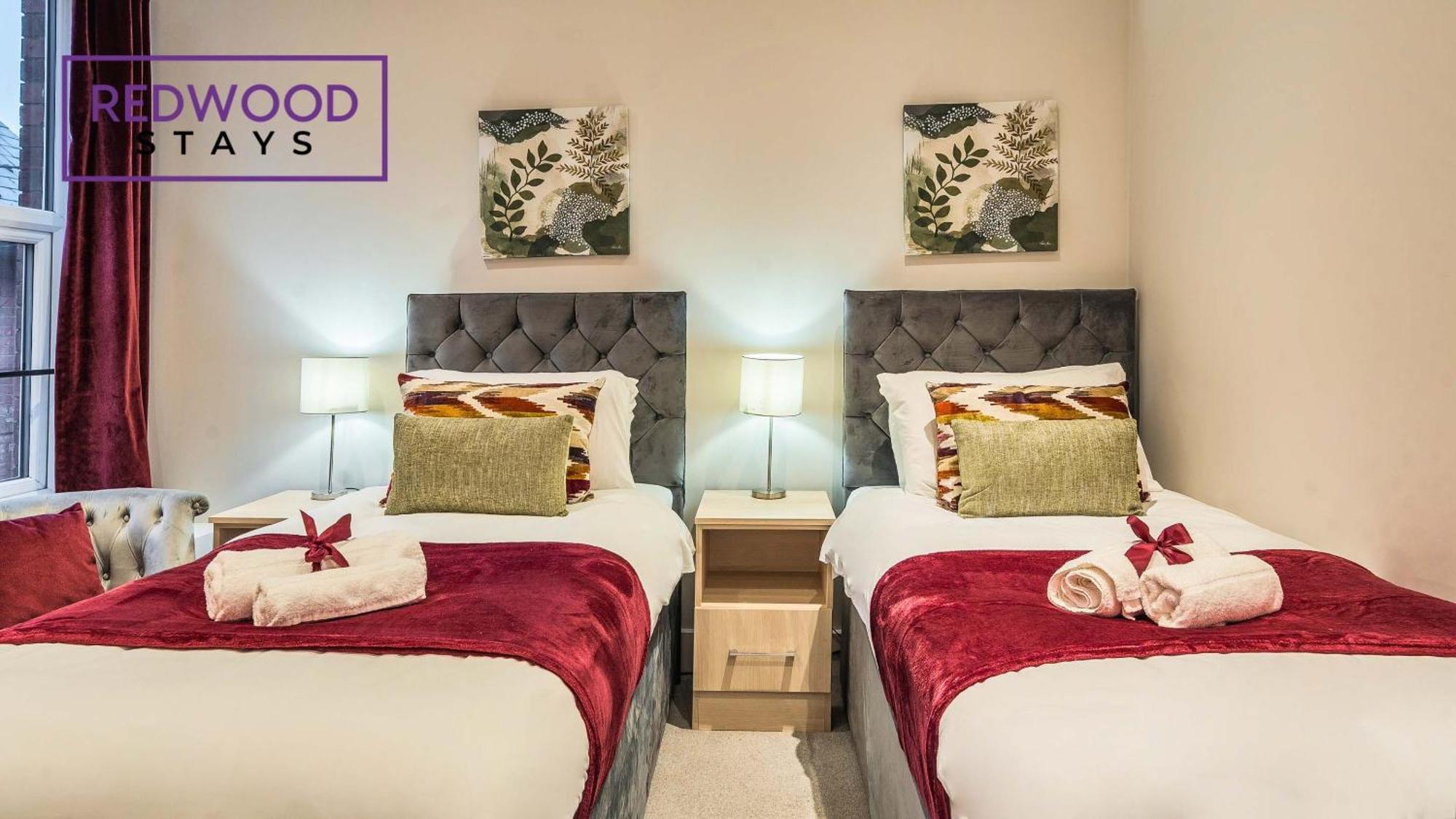 Newly Refurbished Everest Lodge Serviced Apartments For Contractors & Families, Free Wifi & Netflix By Redwood Stays Фарнборо Экстерьер фото