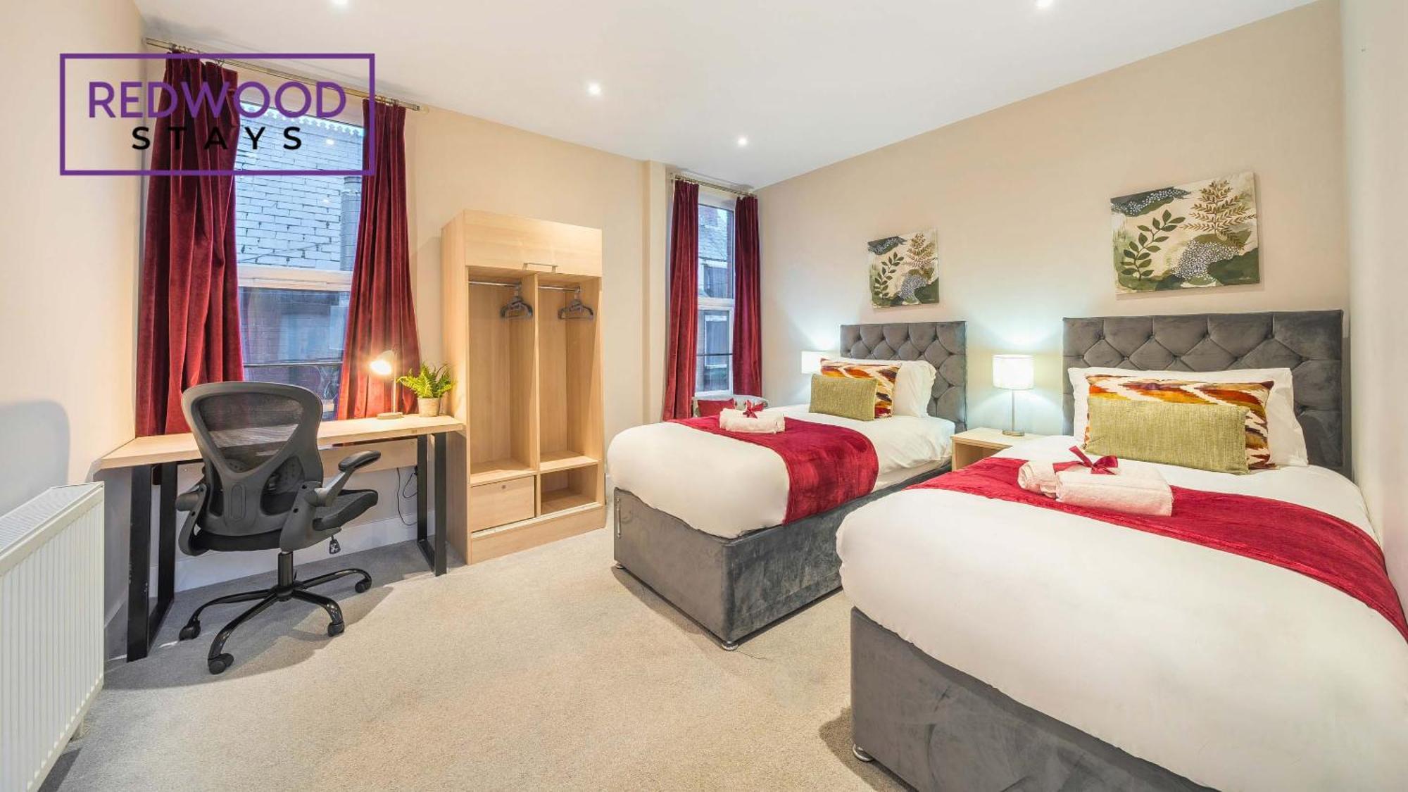 Newly Refurbished Everest Lodge Serviced Apartments For Contractors & Families, Free Wifi & Netflix By Redwood Stays Фарнборо Экстерьер фото